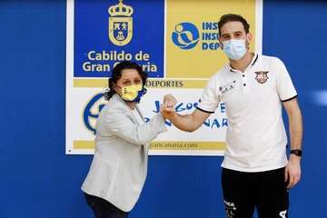 El Teldeportivo pierde en los minutos finales frente al Viaxes Amarelle (0-2)/TA.